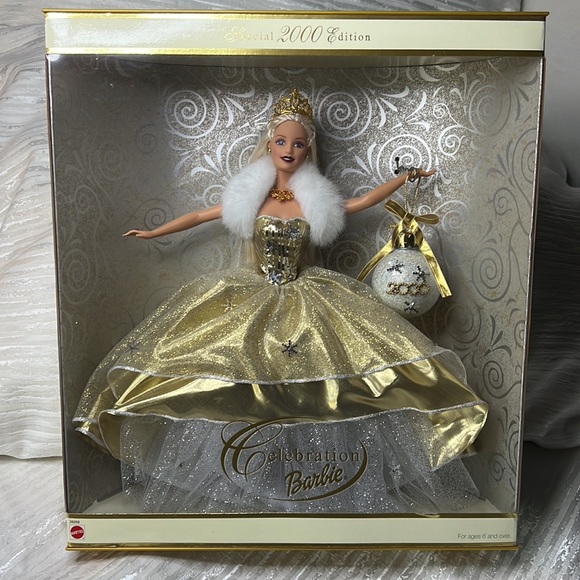 SPECIAL 2000 EDITION CELEBRATION BARBIE FIRST IN A SERIES FOR THE 21st CENTURY - Picture 4 of 17